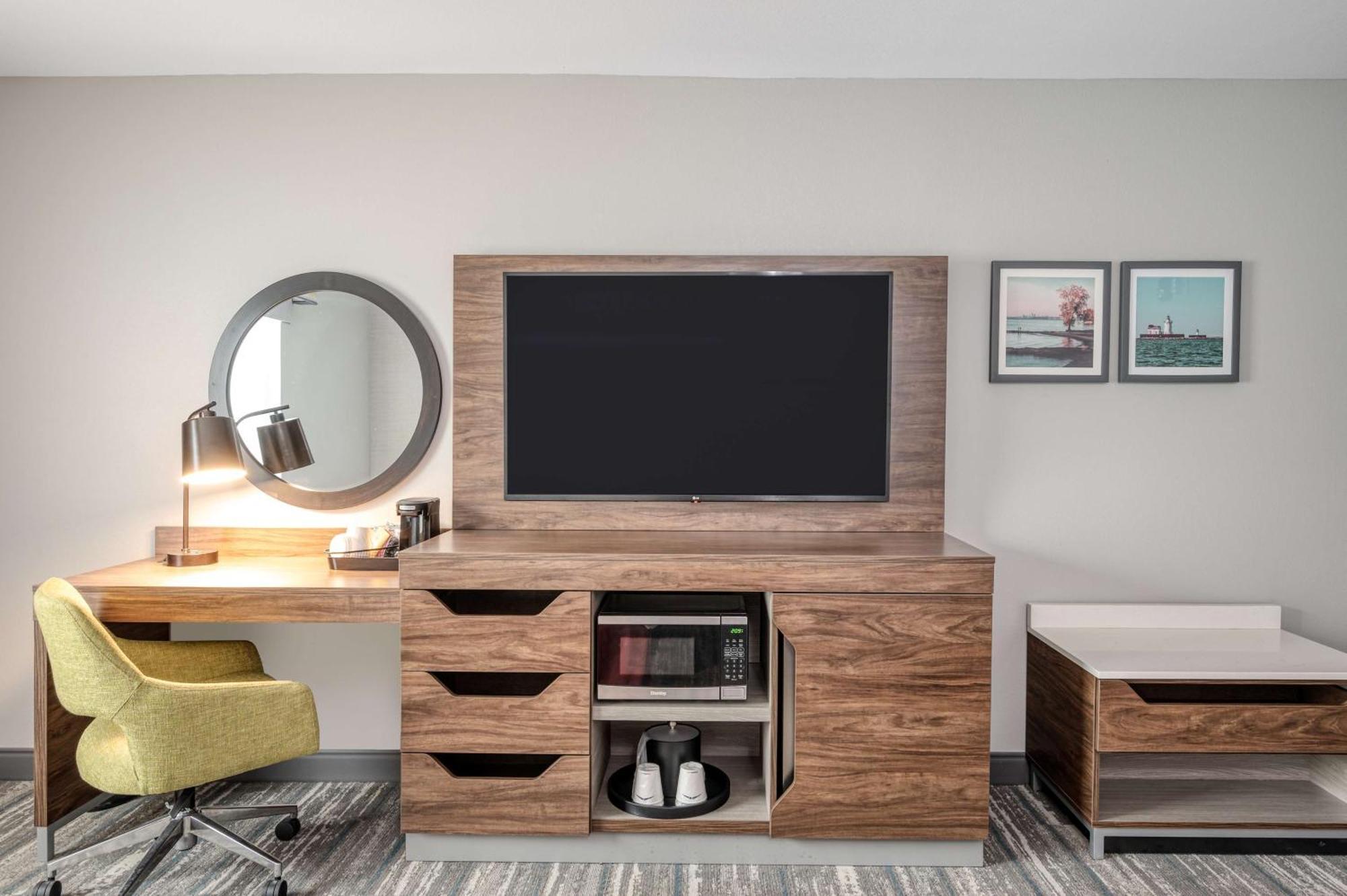 Hampton Inn Cleveland-Airport/Tiedeman Road Brooklyn Екстериор снимка