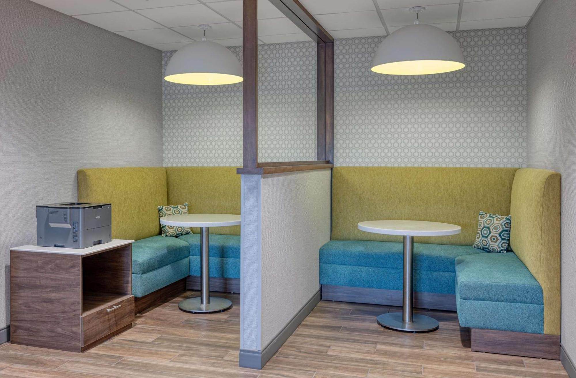 Hampton Inn Cleveland-Airport/Tiedeman Road Brooklyn Екстериор снимка
