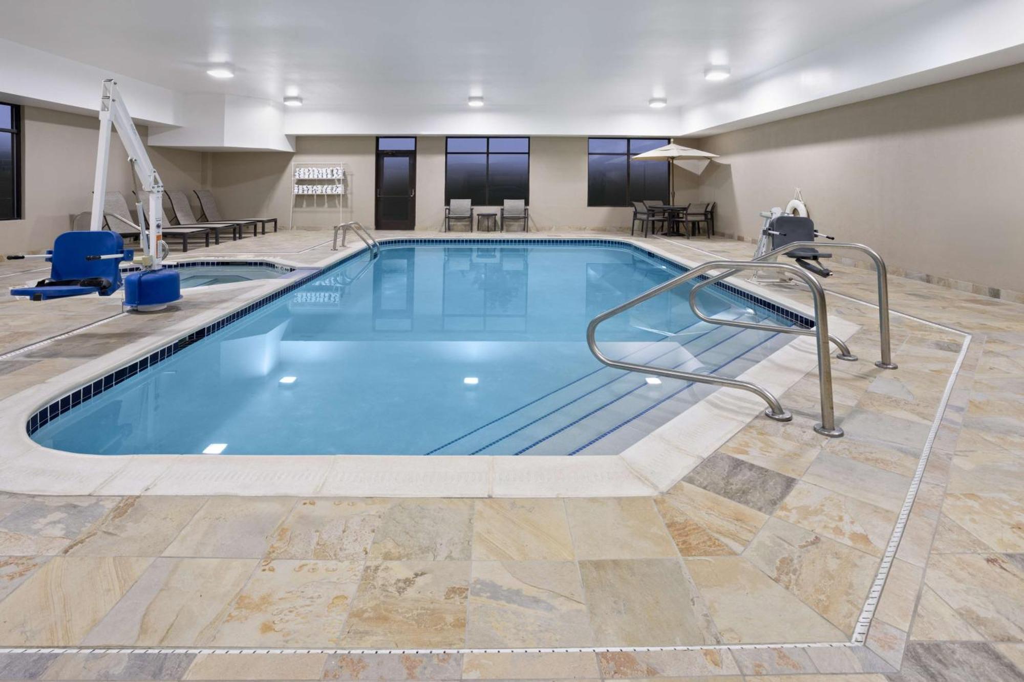 Hampton Inn Cleveland-Airport/Tiedeman Road Brooklyn Екстериор снимка