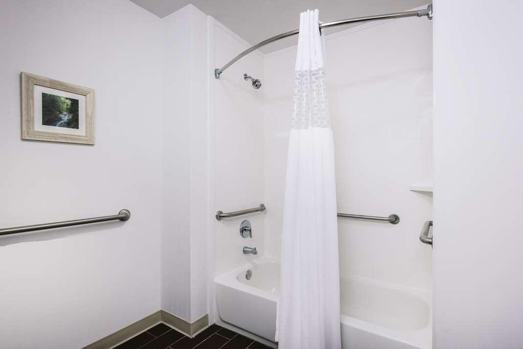 Hampton Inn Cleveland-Airport/Tiedeman Road Brooklyn Стая снимка