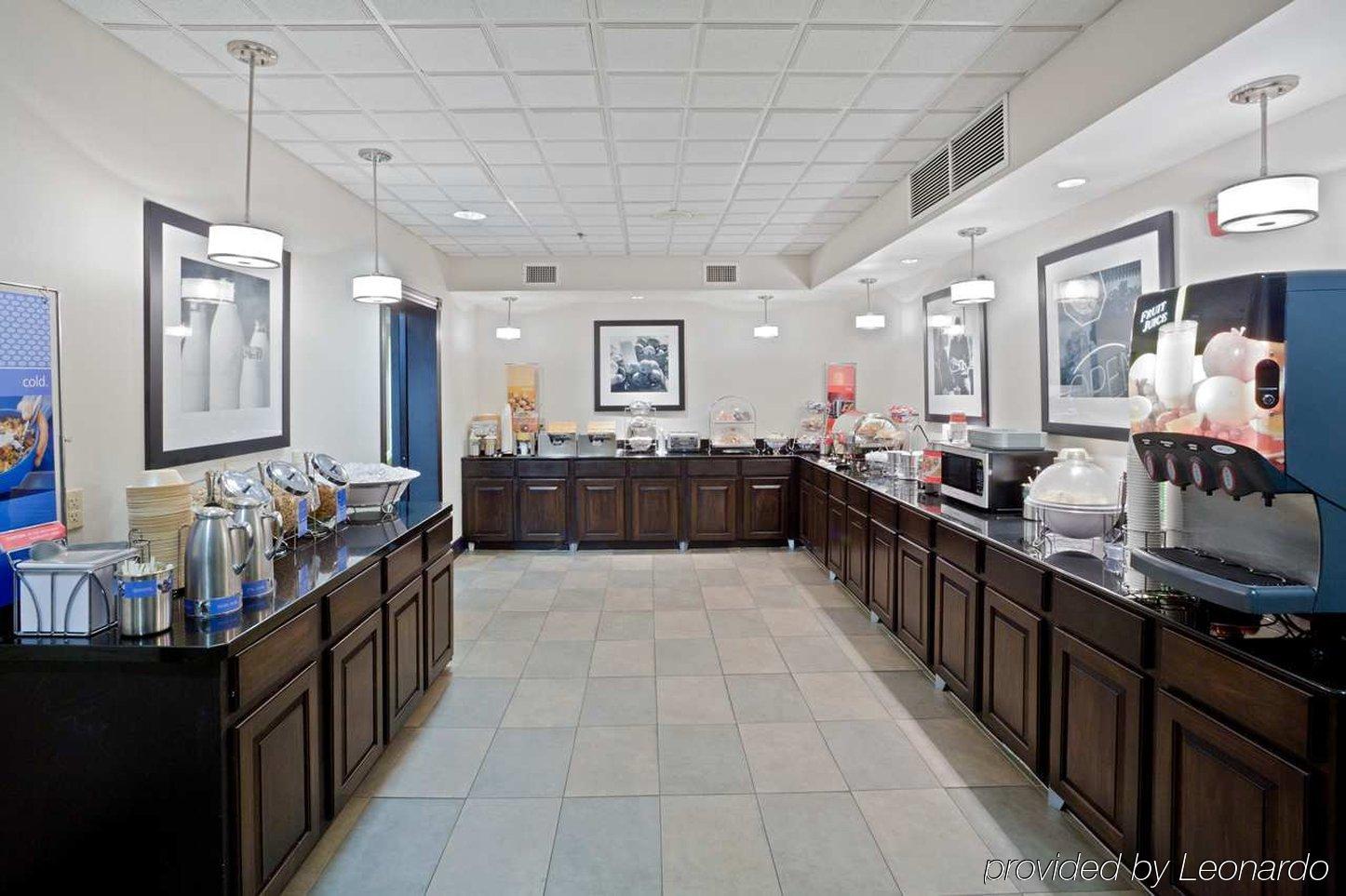 Hampton Inn Cleveland-Airport/Tiedeman Road Brooklyn Ресторант снимка