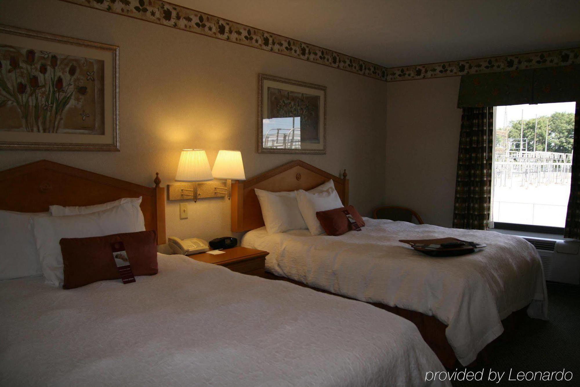 Hampton Inn Cleveland-Airport/Tiedeman Road Brooklyn Стая снимка